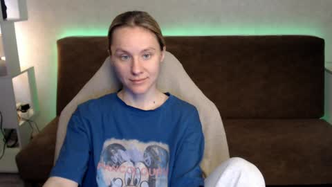 baby_kitte online show from 12, 5, 2026