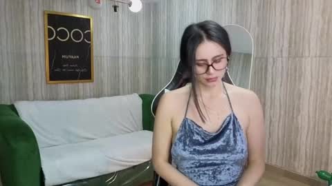 Bella online show from 12, 9, 2025