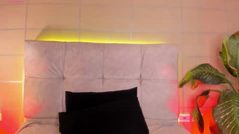 Moon online show from 21, 10, 2025