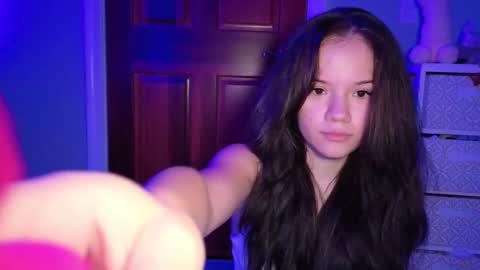 Snapshot of babyaves chatting on 10, 10, 2025 babyaves online show from 10, 10, 2025