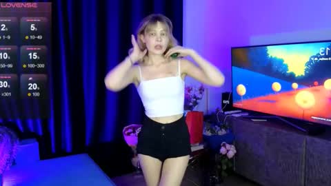 Snapshot of babydi_ chatting on 15, 11, 2025 hiii honey im Diana 3 online show from 15, 11, 2025