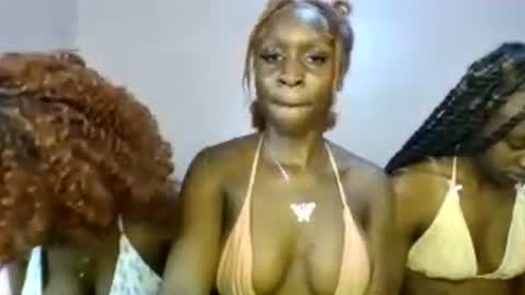Snapshot of babydoll_230 chatting on 6, 7, 2026 Babydoll 230 online show from 6, 7, 2026