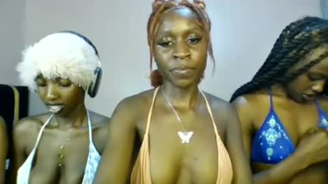 Snapshot of babydoll_230 chatting on 6, 7, 2026 Babydoll 230 online show from 6, 7, 2026