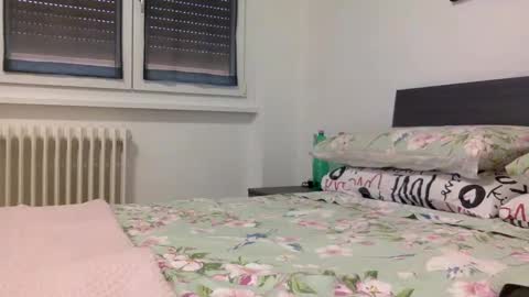 BabyElodie12 online show from 23, 9, 2025