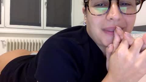 BabyElodie12 online show from 10, 10, 2025