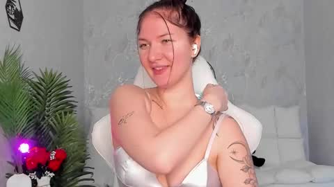 Snapshot of babyisperfect chatting on 5, 10, 2025 Sophia online show from 5, 10, 2025