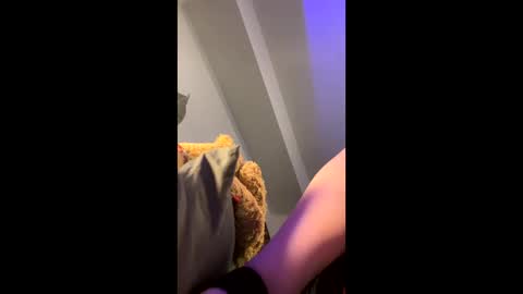 Snapshot of babyjeanscreams chatting on 23, 11, 2025 babyjeanscreams online show from 23, 11, 2025