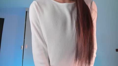 Snapshot of babymiaa__ chatting on 17, 10, 2025 online show from 17, 10, 2025