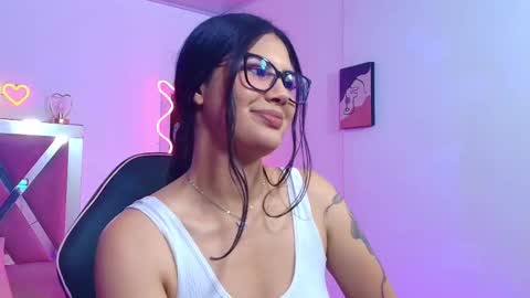 Snapshot of babyvenu_tay chatting on 12, 9, 2025 VENU online show from 12, 9, 2025