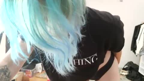 Honey online show from 13, 6, 2026