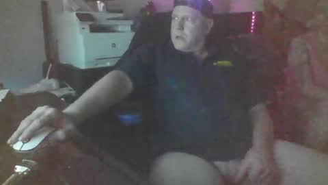 Snapshot of bad_boy4u2abuse chatting on 24, 4, 2026 bad_boy4u2abuse online show from 24, 4, 2026