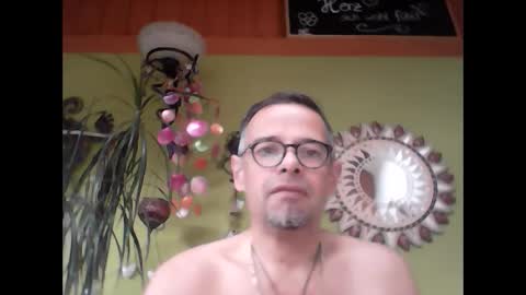 Snapshot of badboy2406 chatting on 28, 2, 2025 badboy2406 online show from 28, 2, 2025