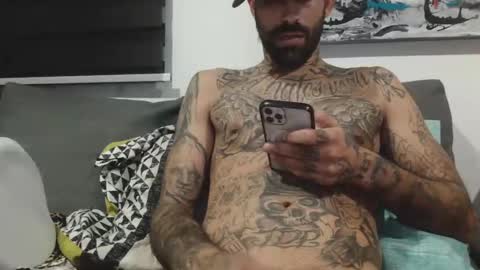 Snapshot of badcouple_ chatting on 27, 10, 2025 BadCouple  online show from 27, 10, 2025