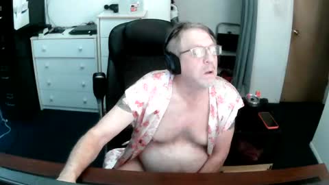 Snapshot of baddass60 chatting on 28, 7, 2026 SexyBaddass online show from 28, 7, 2026