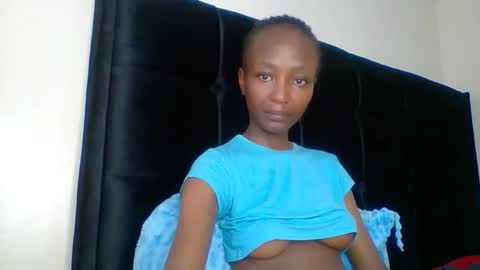 Snapshot of baddie_bunnie chatting on 30, 11, 2025 baddie_bunnie online show from 30, 11, 2025