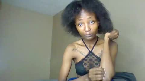 Snapshot of baddie_bunnie chatting on 15, 12, 2025 baddie_bunnie online show from 15, 12, 2025