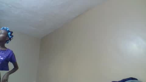 Snapshot of baddie_bunnie chatting on 17, 12, 2025 baddie_bunnie online show from 17, 12, 2025