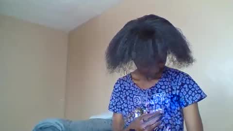 Snapshot of baddie_bunnie chatting on 18, 12, 2025 baddie_bunnie online show from 18, 12, 2025