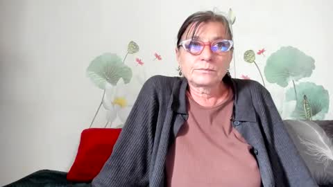 Snapshot of badgg chatting on 1, 10, 2025 Gina online show from 1, 10, 2025