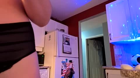 Snapshot of badgirlsclub1029 chatting on 7, 1, 2026 badgirlsclub1029 online show from 7, 1, 2026