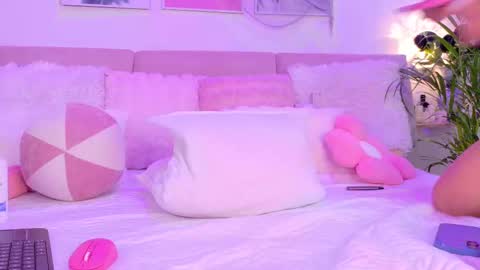 Snapshot of bahia_marquez1 chatting on 27, 10, 2025 Bahia Marquez online show from 27, 10, 2025