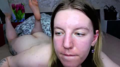 Snapshot of baiambel_mi chatting on 24, 4, 2026 holly online show from 24, 4, 2026