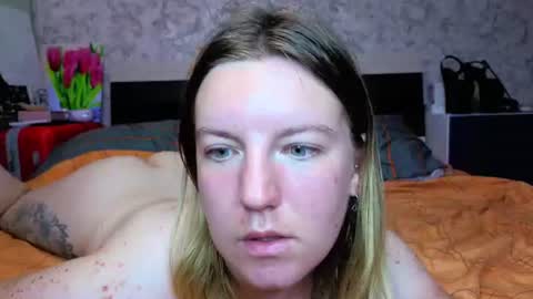Snapshot of baiambel_mi chatting on 8, 7, 2026 holly online show from 8, 7, 2026