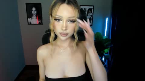 Snapshot of baklajan1907 chatting on 14, 9, 2025 Baklajan online show from 14, 9, 2025