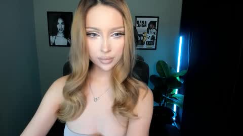 Snapshot of baklajan1907 chatting on 23, 11, 2025 Baklajan online show from 23, 11, 2025