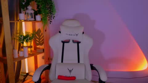 Elly online show from 9, 5, 2026