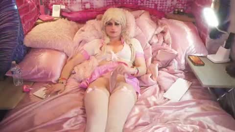 Snapshot of bambibubbles chatting on 2, 10, 2025 Bambi Bubbles online show from 2, 10, 2025