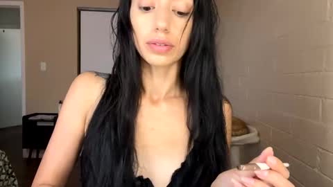 bambii_petite online show from 10, 4, 2026