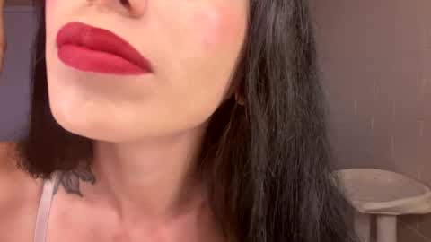 bambii_petite online show from 14, 4, 2026