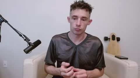 bananacurvesleft online show from 25, 6, 2026