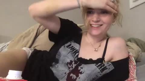 Snapshot of bansam1738 chatting on 17, 6, 2026 bansam1738 online show from 17, 6, 2026