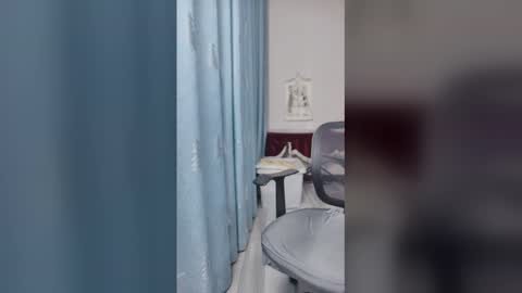 Snapshot of baomi2025 chatting on 15, 12, 2025 baimi online show from 15, 12, 2025