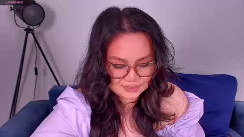 Barbie Kim online show from 4, 10, 2025