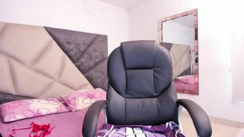 Snapshot of barbaraknox_ chatting on 6, 4, 2026 Barbara online show from 6, 4, 2026