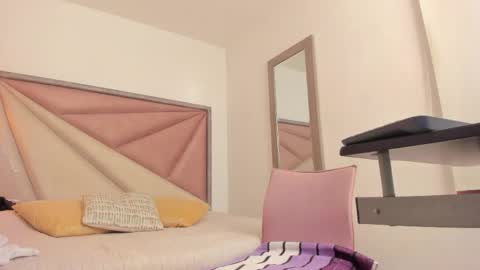 Snapshot of barbaraknox_ chatting on 7, 6, 2026 Barbara online show from 7, 6, 2026