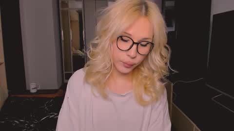 barbarasiren online show from 3, 12, 2025