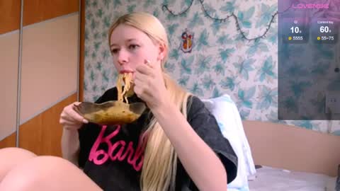 Snapshot of barbie_angel_ chatting on 8, 4, 2026 Barbie online show from 8, 4, 2026