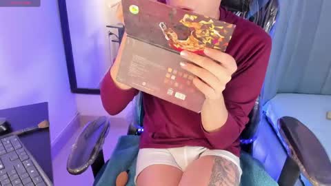 Snapshot of barbie_boy_ chatting on 11, 3, 2026 I work from home this is my room 3 online show from 11, 3, 2026