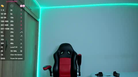 Snapshot of barbie_ebony_ chatting on 6, 11, 2025 Nicolle online show from 6, 11, 2025