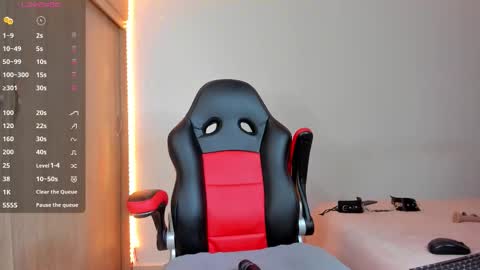 Snapshot of barbie_ebony_ chatting on 14, 11, 2025 Nicolle online show from 14, 11, 2025