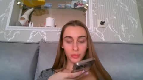 Snapshot of barbie_giirls_ chatting on 4, 2, 2025 Kate online show from 4, 2, 2025