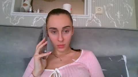Snapshot of barbie_giirls_ chatting on 8, 3, 2025 Kate online show from 8, 3, 2025
