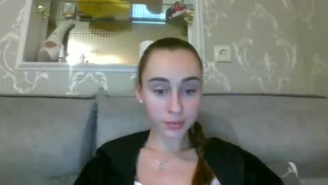 Snapshot of barbie_giirls_ chatting on 8, 3, 2025 Kate online show from 8, 3, 2025