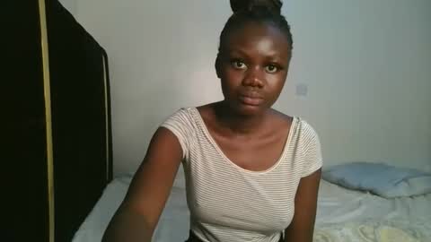 Snapshot of barbie_queen2 chatting on 15, 9, 2025 queen online show from 15, 9, 2025