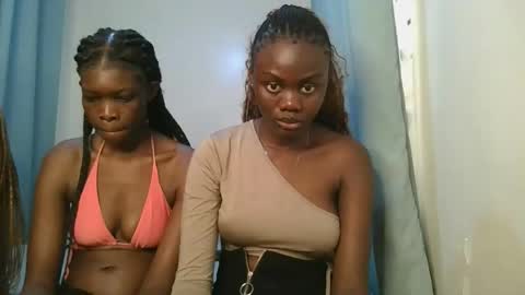 Snapshot of barbie_queen2 chatting on 29, 10, 2025 queen online show from 29, 10, 2025