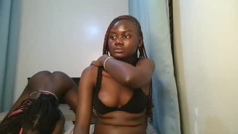 Snapshot of barbie_queen2 chatting on 11, 11, 2025 queen online show from 11, 11, 2025